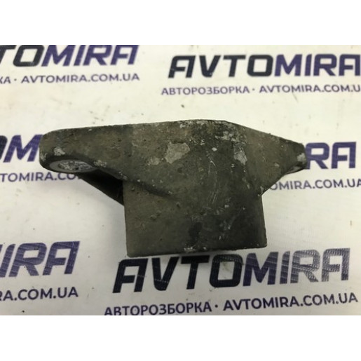 Опора амортизатора заднього Hyundai i30 2007-2012 553302L000